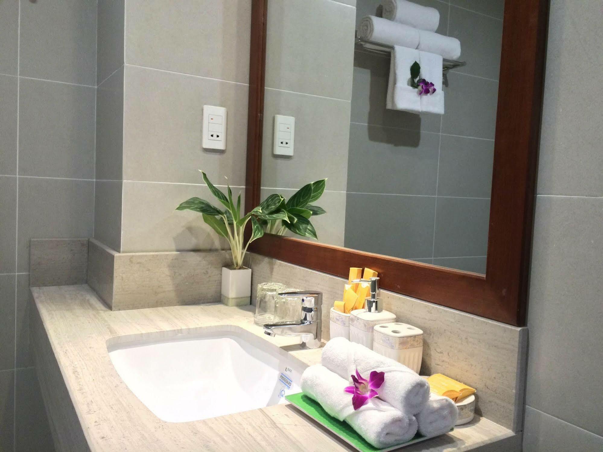 Ocean Flower Hotel Da Nang Zewnętrze zdjęcie